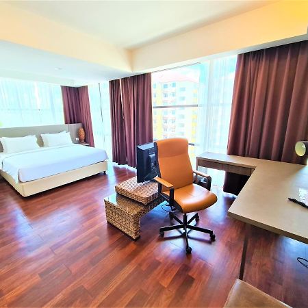 סובאנג ג'איה Nexus Regency Suites & Hotel מראה חיצוני תמונה