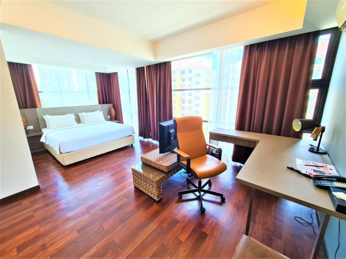 סובאנג ג'איה Nexus Regency Suites & Hotel מראה חיצוני תמונה