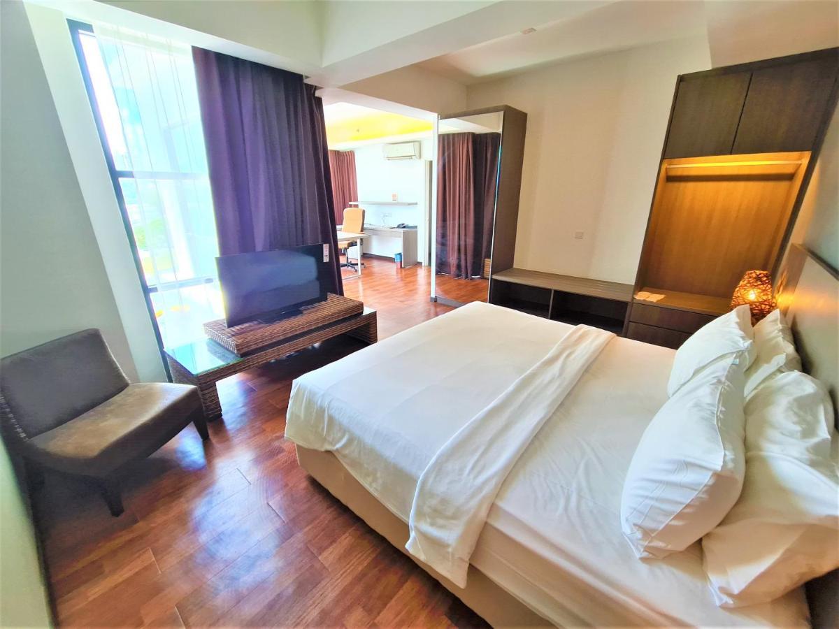 סובאנג ג'איה Nexus Regency Suites & Hotel מראה חיצוני תמונה