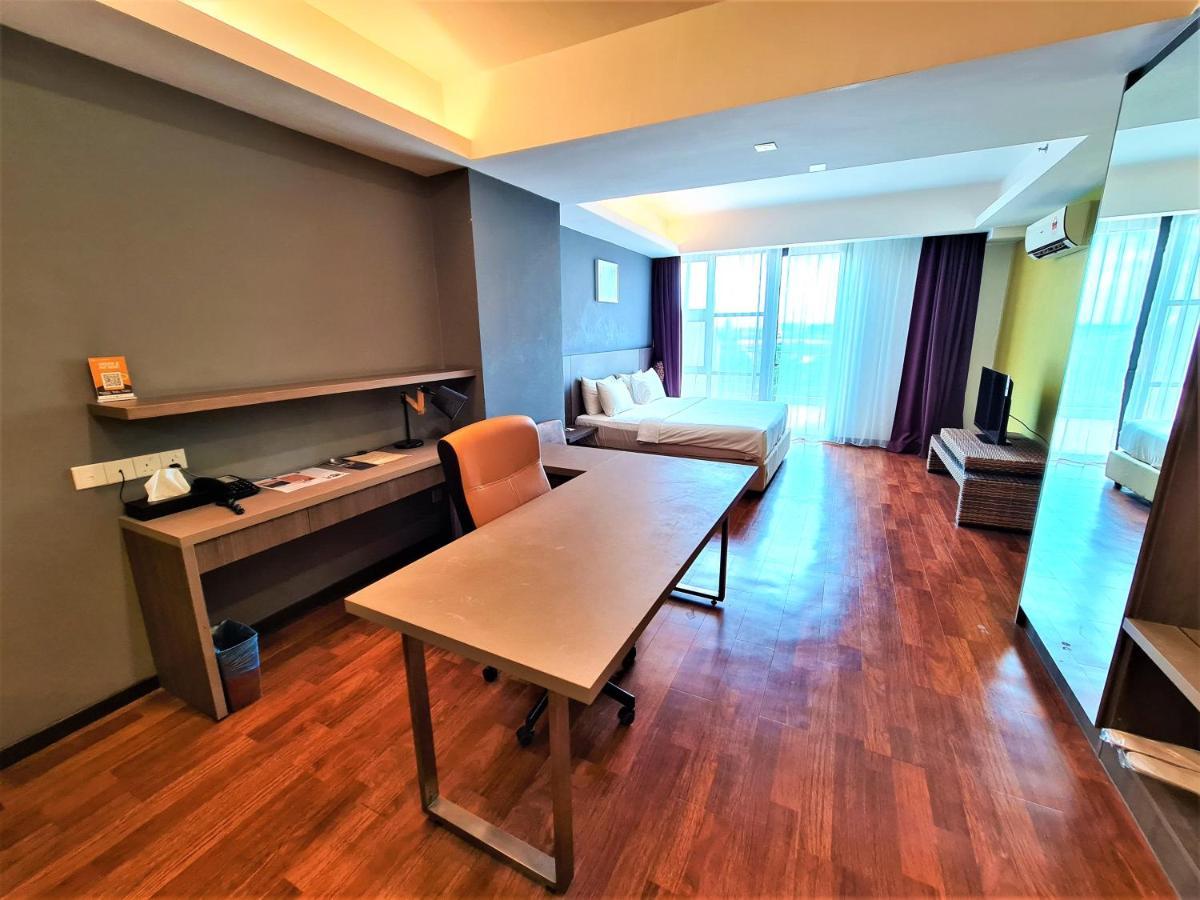 סובאנג ג'איה Nexus Regency Suites & Hotel מראה חיצוני תמונה