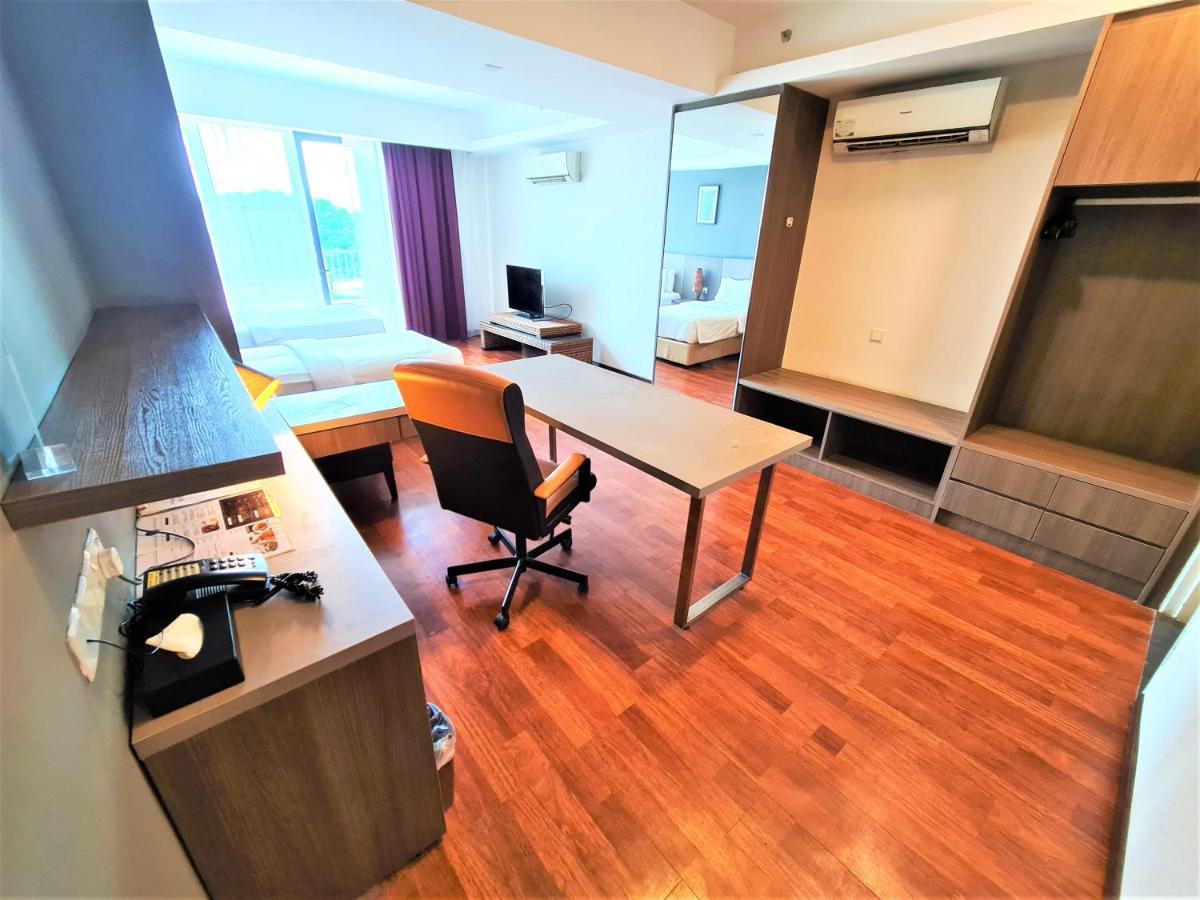 סובאנג ג'איה Nexus Regency Suites & Hotel מראה חיצוני תמונה