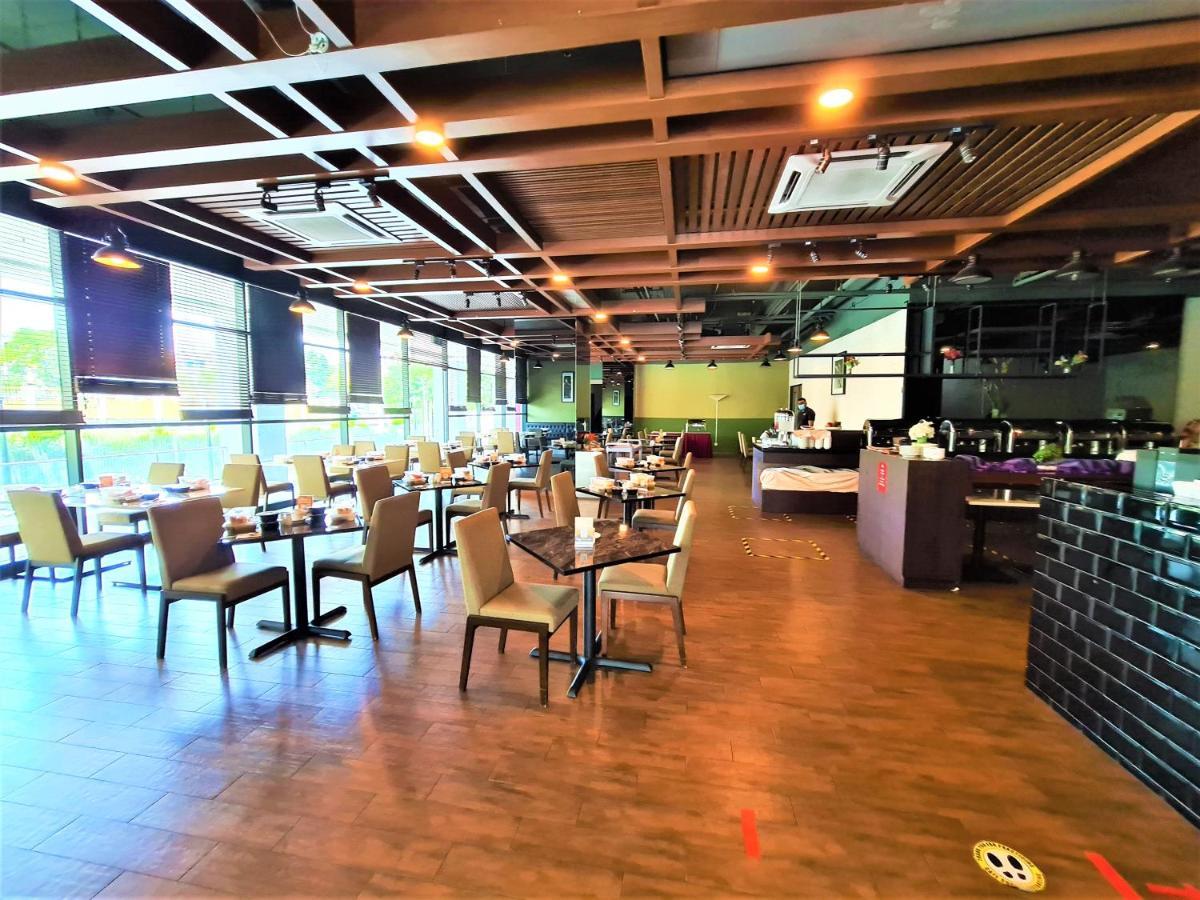 סובאנג ג'איה Nexus Regency Suites & Hotel מראה חיצוני תמונה