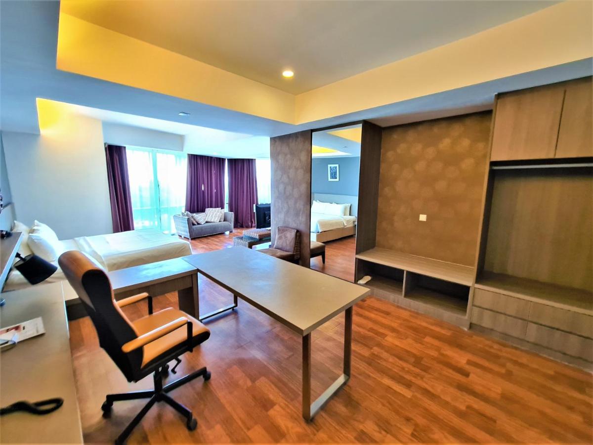 סובאנג ג'איה Nexus Regency Suites & Hotel מראה חיצוני תמונה