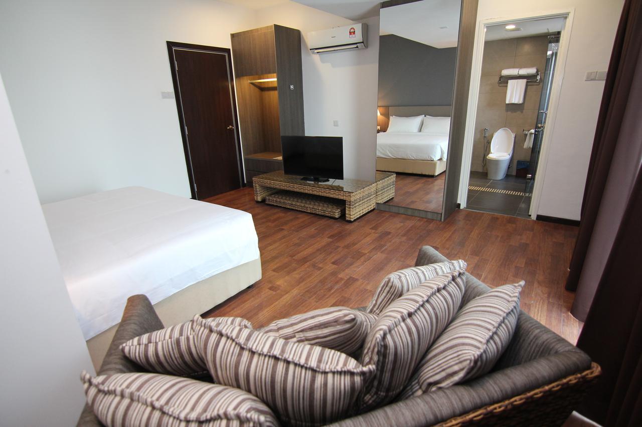 סובאנג ג'איה Nexus Regency Suites & Hotel מראה חיצוני תמונה