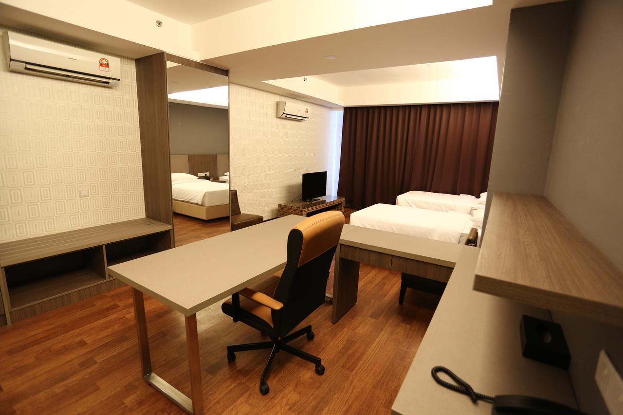 סובאנג ג'איה Nexus Regency Suites & Hotel מראה חיצוני תמונה