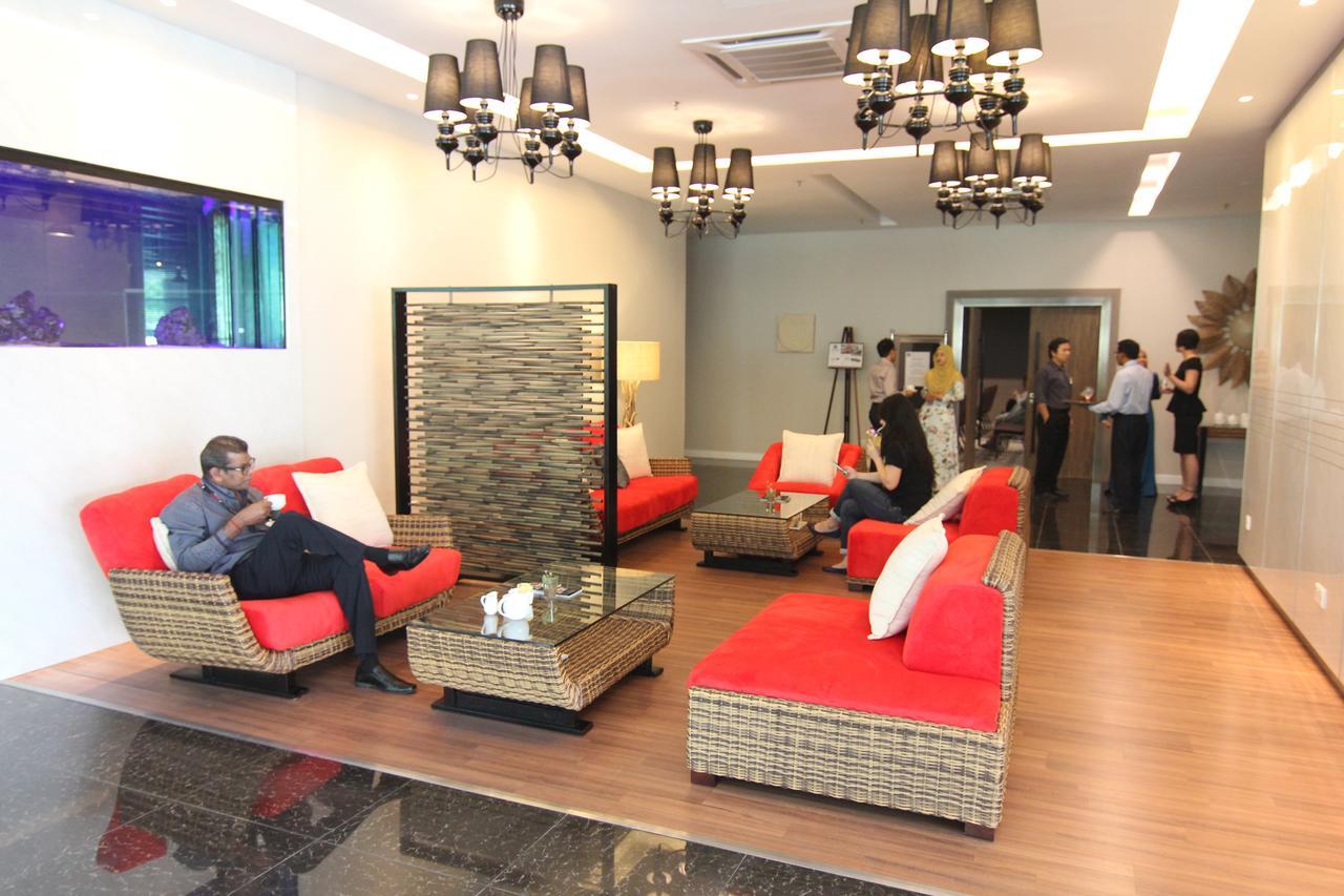 סובאנג ג'איה Nexus Regency Suites & Hotel מראה חיצוני תמונה