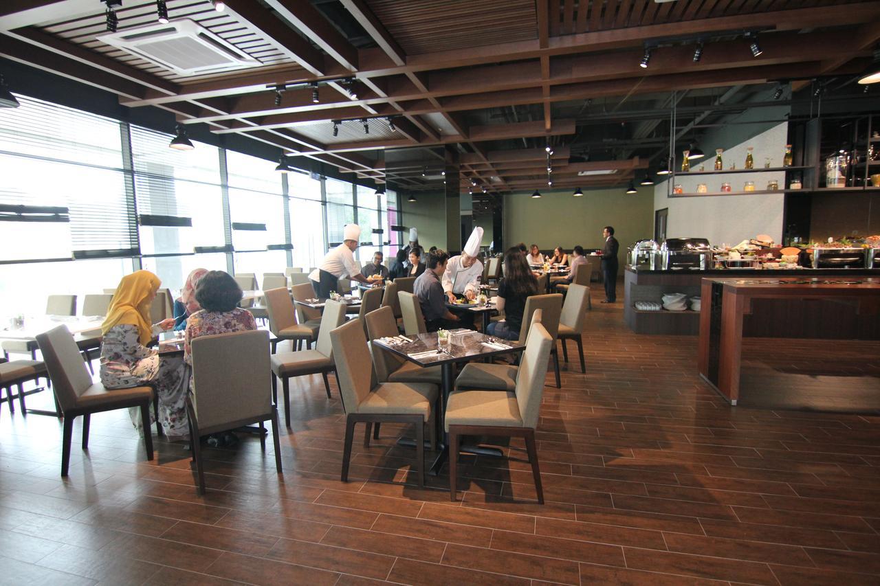 סובאנג ג'איה Nexus Regency Suites & Hotel מראה חיצוני תמונה
