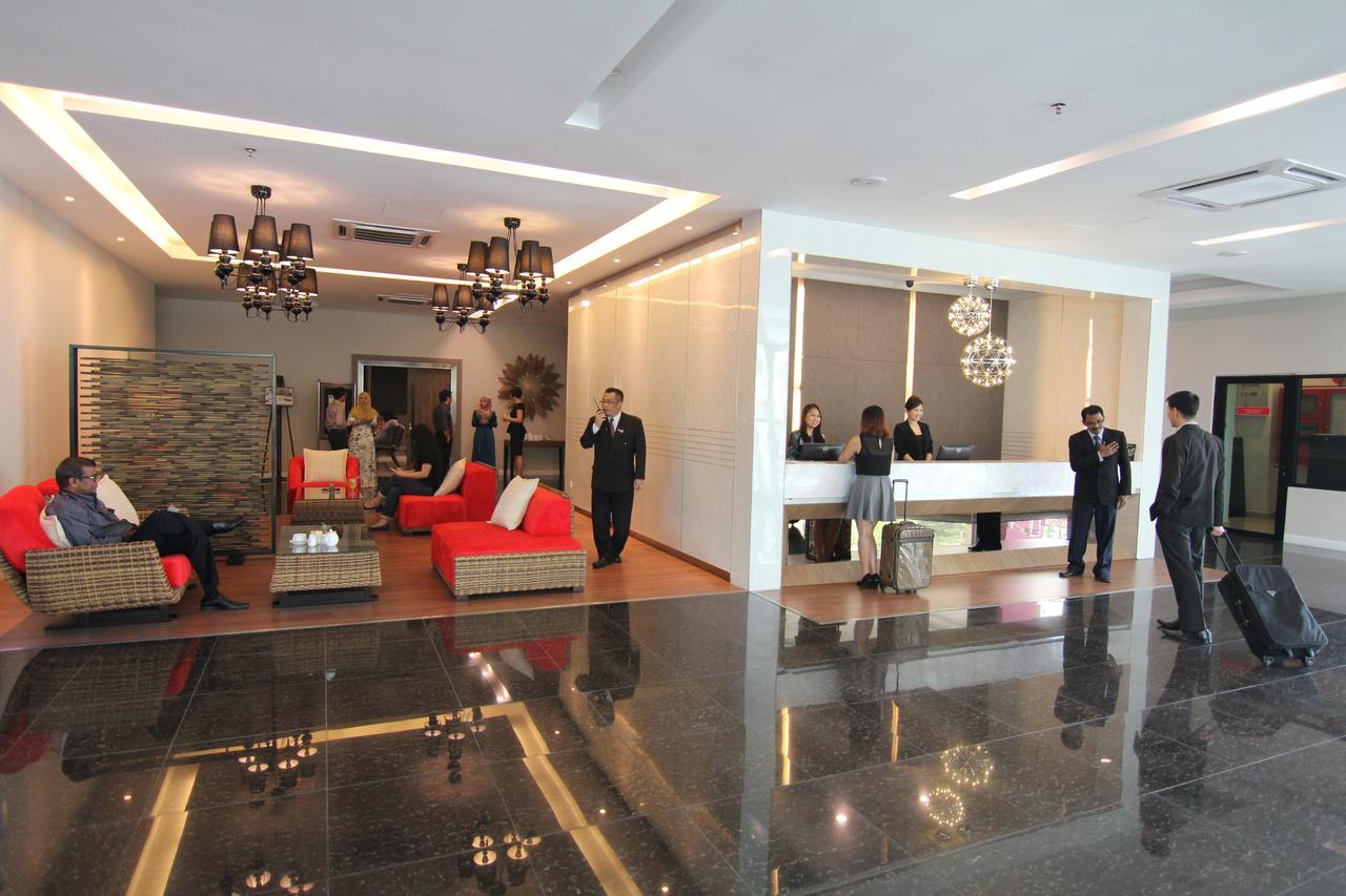 סובאנג ג'איה Nexus Regency Suites & Hotel מראה חיצוני תמונה