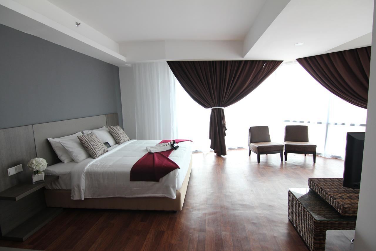 סובאנג ג'איה Nexus Regency Suites & Hotel מראה חיצוני תמונה